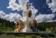 Installation of the Vajradhara thangka in The Great Stupa of Dharmakaya