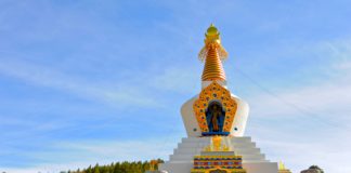 Protecting the Great Stupa of Dharmakaya