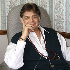 dr-robin-Kornman-at-home